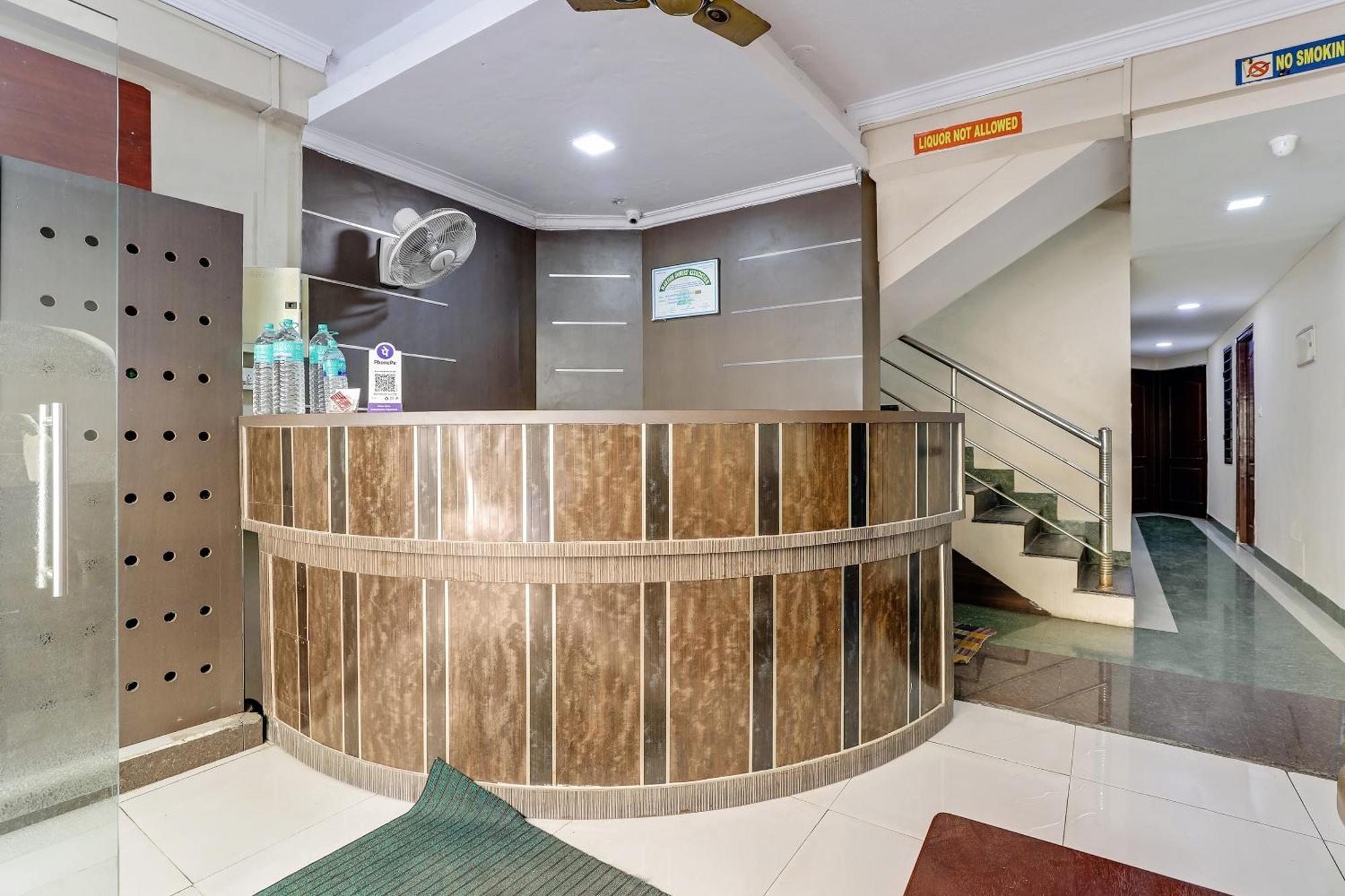 Spot On Grand Residency Hotell Chennai Exteriör bild